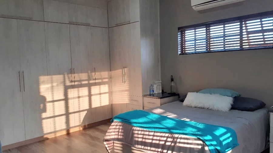 5 Bedroom Property for Sale in Campher Park Eastern Cape